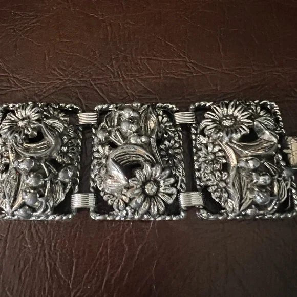Vintage Sarah Coventry Antique Floral Silver Tone Bracelet, Signed - Picture 3 of 12